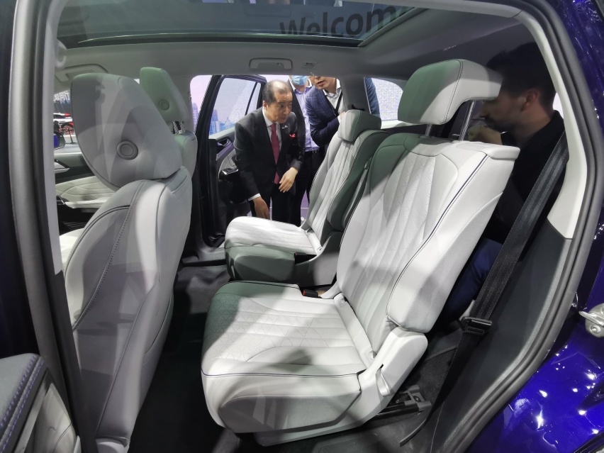 上海车展实拍：纯电动中型SUV 上汽大众ID.6 X