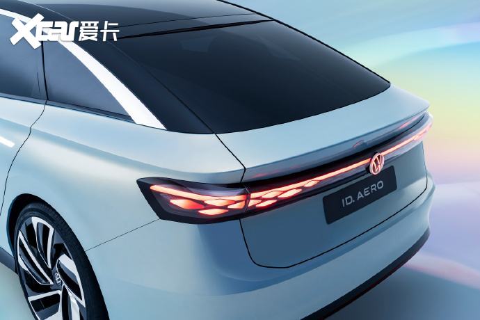 Ido Cars 大众ID.AERO概念车首发,定位纯电中型轿车,明年下半年国产上市-爱卡汽车爱咖号