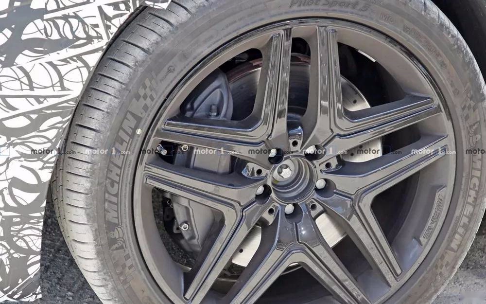 套上A45心脏，AMG GLB45是要当拉高版钢炮？