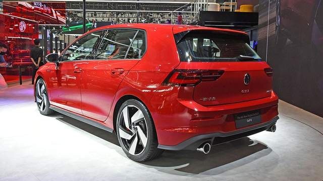 全新高尔夫GTI：非“满血”小钢炮，却让人没得选？