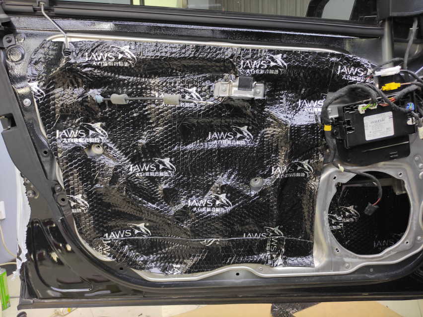济南77奔驰S300L汽车音响改装卓梦C165Pro两分频