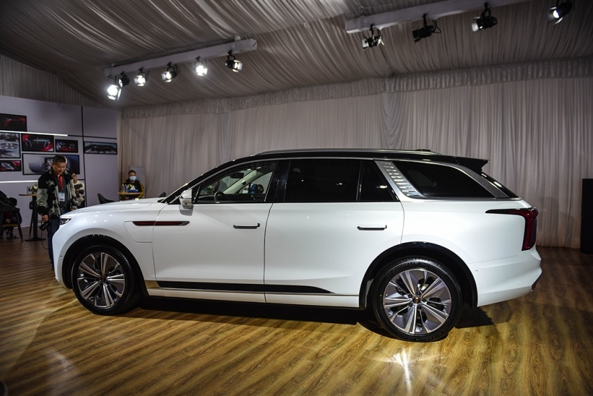 入门50.98万依旧有人觉得便宜的，也就只有这红旗全新SUV