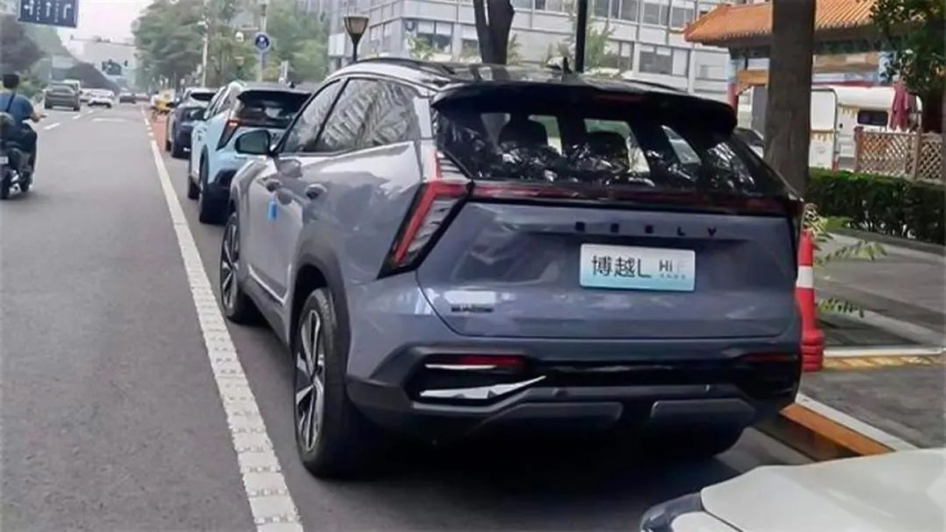五菱星辰混动版官图发布，奇瑞瑞虎7 PLUS新能源草图发布…丨今日车闻