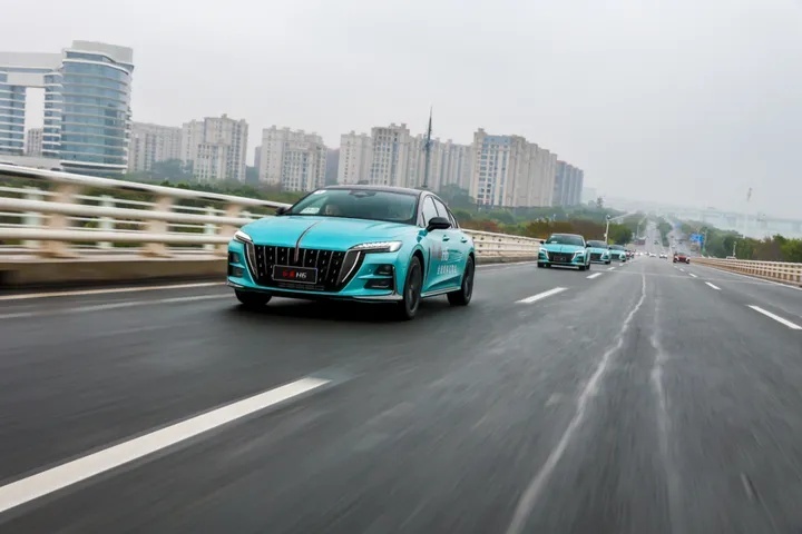试驾官丨评测最年轻的“红旗车”，H6如何拿捏年轻人？