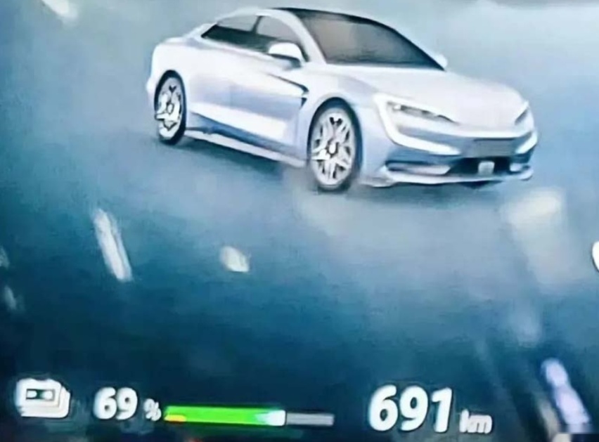 仰望U6实车谍照曝光 定位大型车 续航超1000公里！