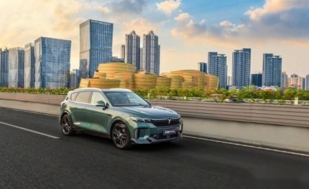 与车主共享美好时刻：岚图举办2023 VOYAH NIGHT岚图用户之