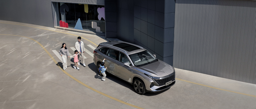 “家享大6座SUV” 全新荣威RX9及2023款荣威iMAX8正式上市