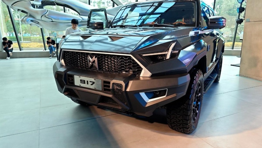 机甲风硬派SUV 体验猛士917 预售价70万元起的狠角色