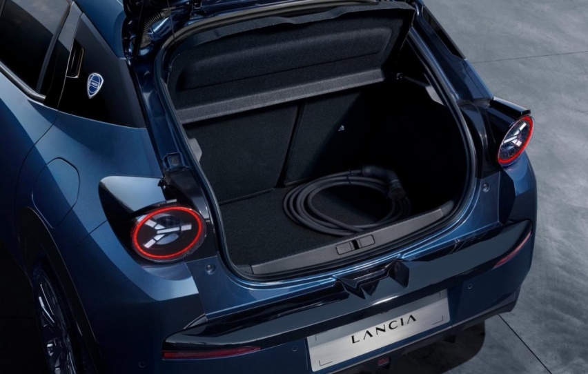 2025款蓝旗亚Ypsilon，品牌重返全球市场，意大利百年老牌