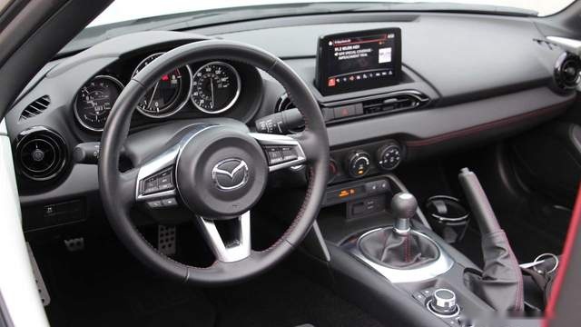 技术升级，推出全新配色，2021款马自达MX-5 Miata