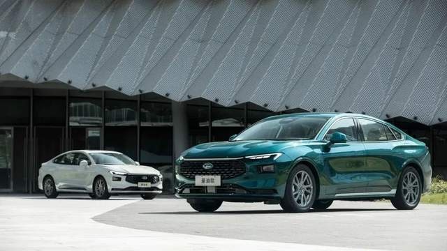 中型车定价击穿15万！福特蒙迪欧能靠小排量车型重回巅峰吗？