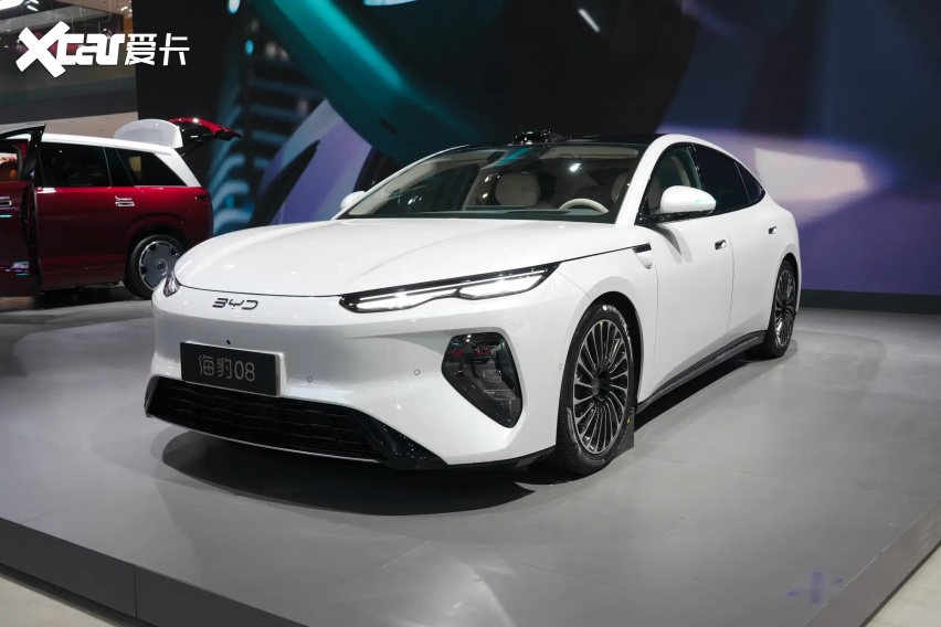 19.69万起买海豹08 ：C级车身+后轮转向+9分钟充满，还看BBA