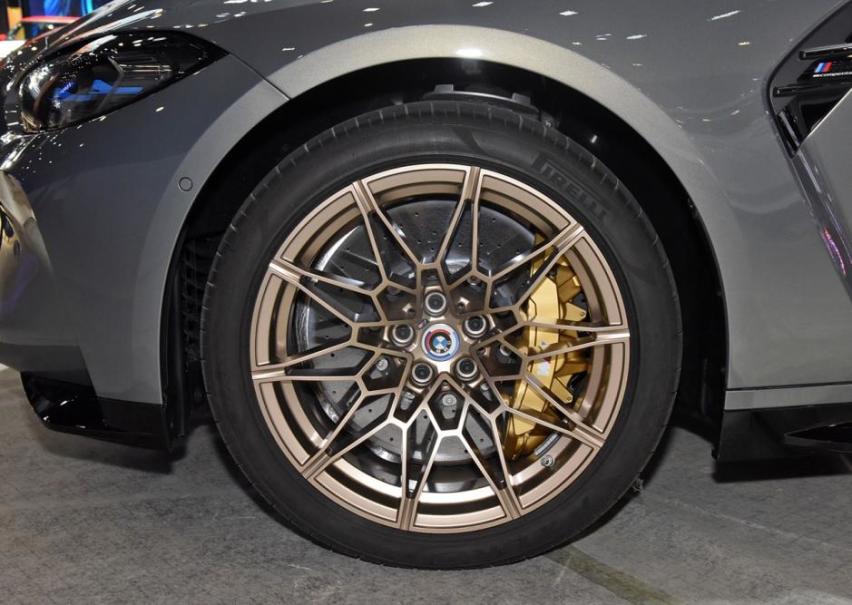 宝马M品牌50周年纪念款车型，M4新车105.8万，限量150台