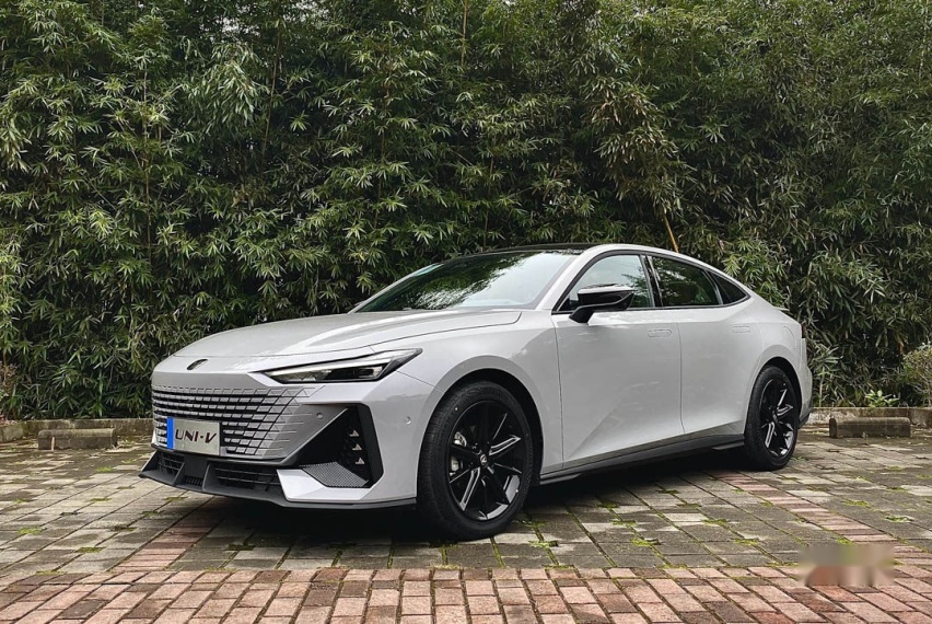 能上路的赛道版影豹！2.0T+8AT，替领克03+捏把冷汗~