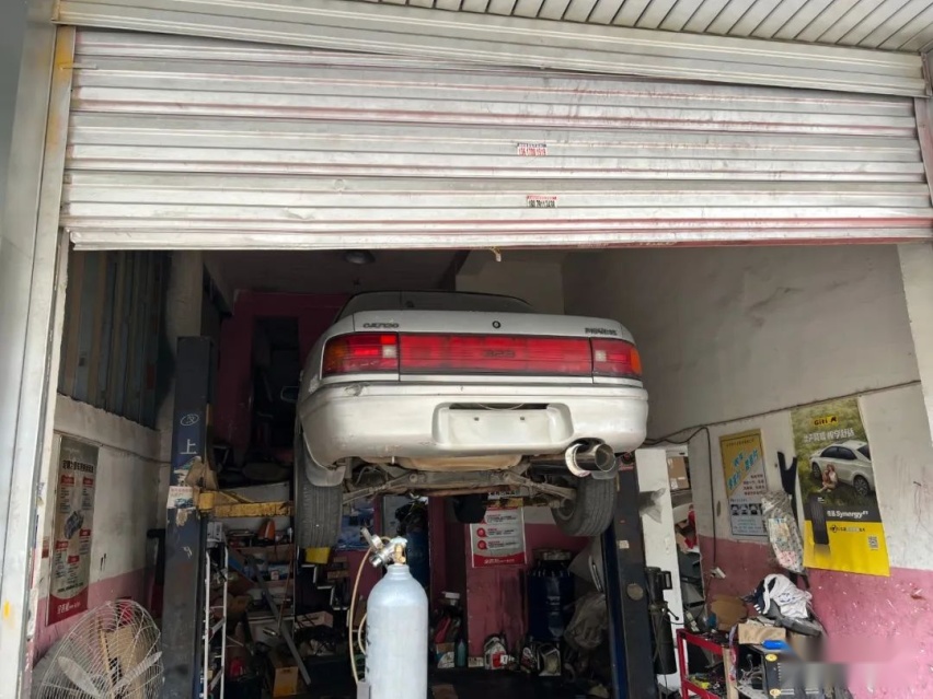 01年的马自达323也能玩得这么帅？改装+车身价只需两万多