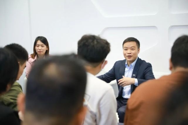何小鹏：智能汽车新的春秋时代会来，小鹏要做未来交通的探索者