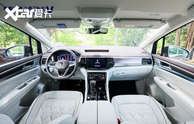 难怪敢叫板销冠GL8！试驾过大众全新MPV威然，我终于知道它的底气