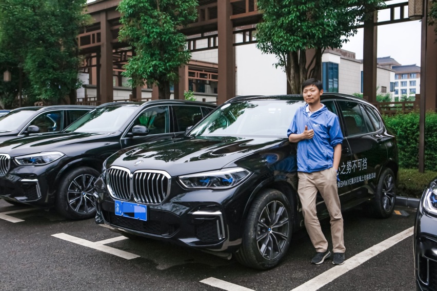 试驾国产版全新宝马X5，对比进口版开得一样爽，坐得更舒服