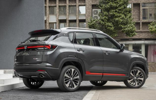 选购十万自动车SUV，长安CS35 PLUS是迈不过去的“坎