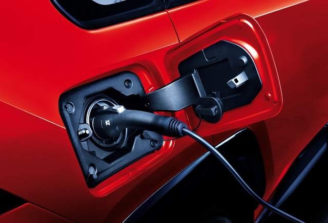 性能之王的威兰达PHEV 让你尝到混动车型真正的甜头