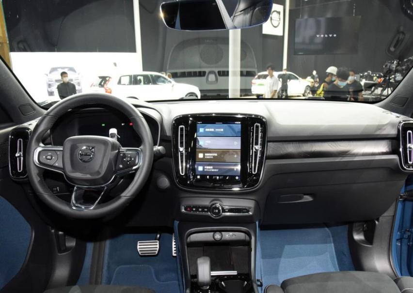 XC40变身后的C40，沃尔沃给其配了420公里续航，不高