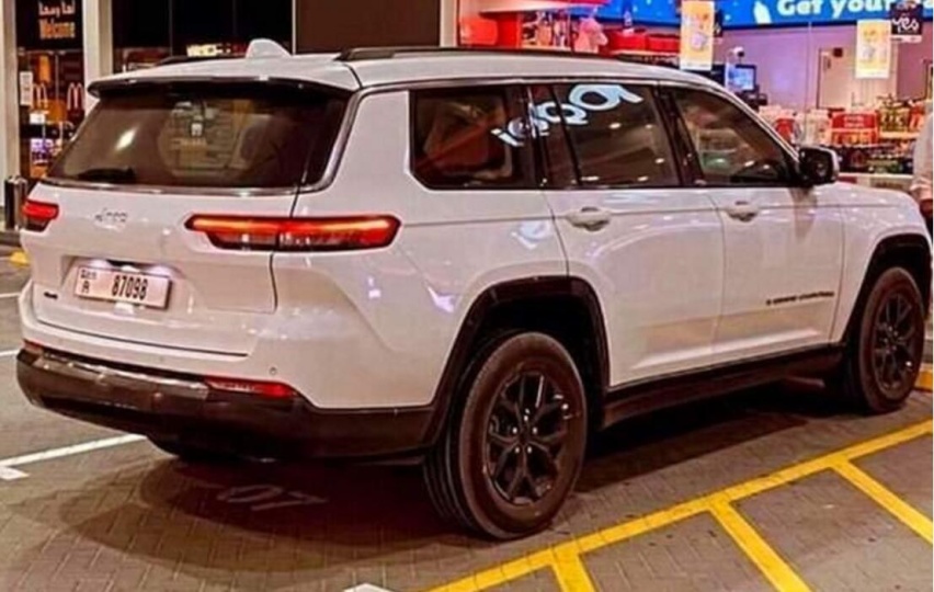 新知达人, 比奥迪Q7长 全新大切诺基L搭5.7升V8 配空气悬架 香不