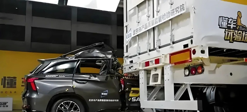 30款车“钻卡车尾”测试：这几款千万别买