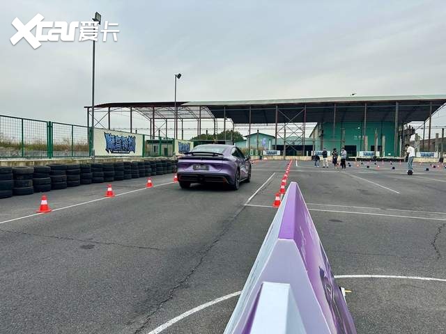 深蓝L06试驾:先靠颜值吸引我,再靠底盘和智驾把我“留住”