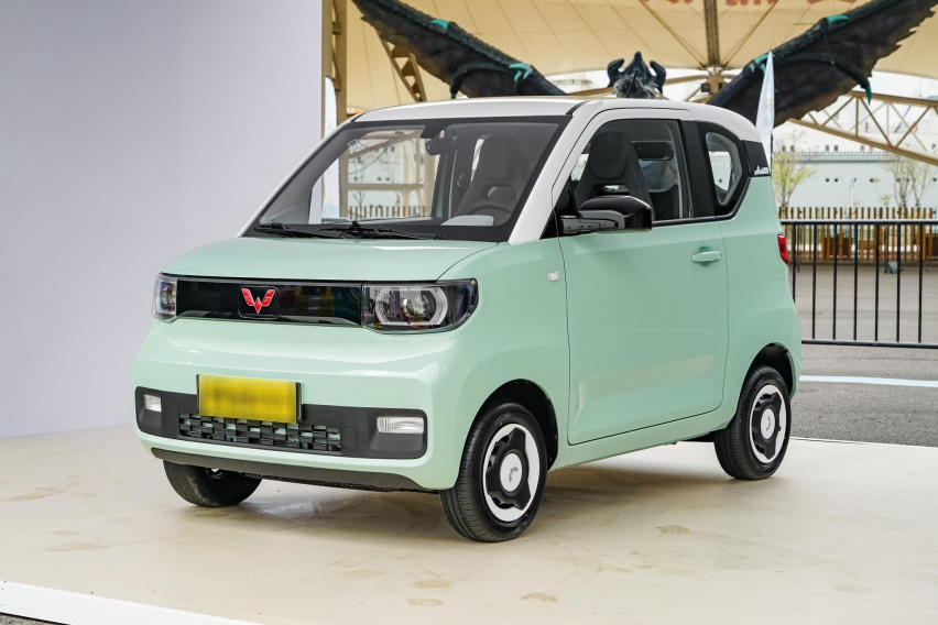入门纯电动车之间的PK 思皓E10X对比宏光MINI EV