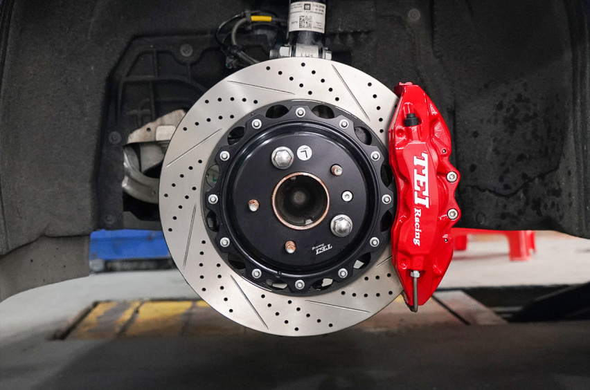 凯迪拉克CT4改装TEI Racing P60S刹车卡钳套件