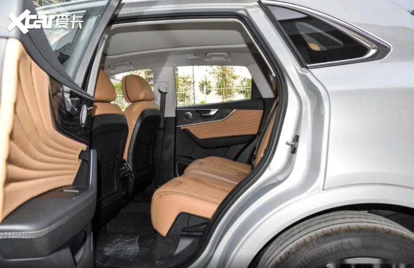 定位b级豪华全能suv,新款红旗hs5亮点不仅是动力,还有空间