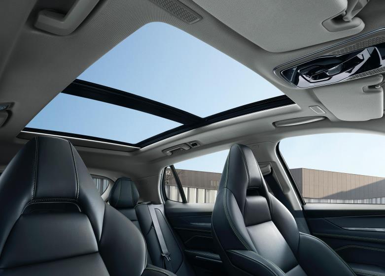 领克01：紧凑型SUV，入门标配2.0T+8AT，拥有两驱、四驱可选