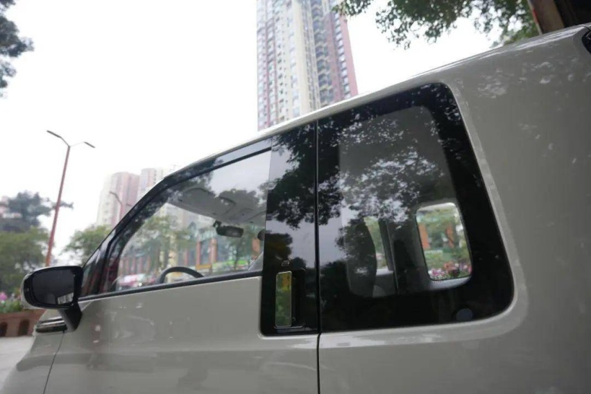 百万宏光MINIEV车主的新选择，试驾五菱Air ev晴空