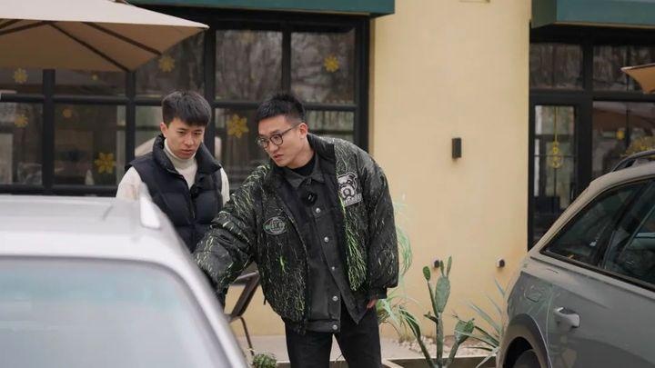 买2个车位停1台车，旅行车车主的真实生活！