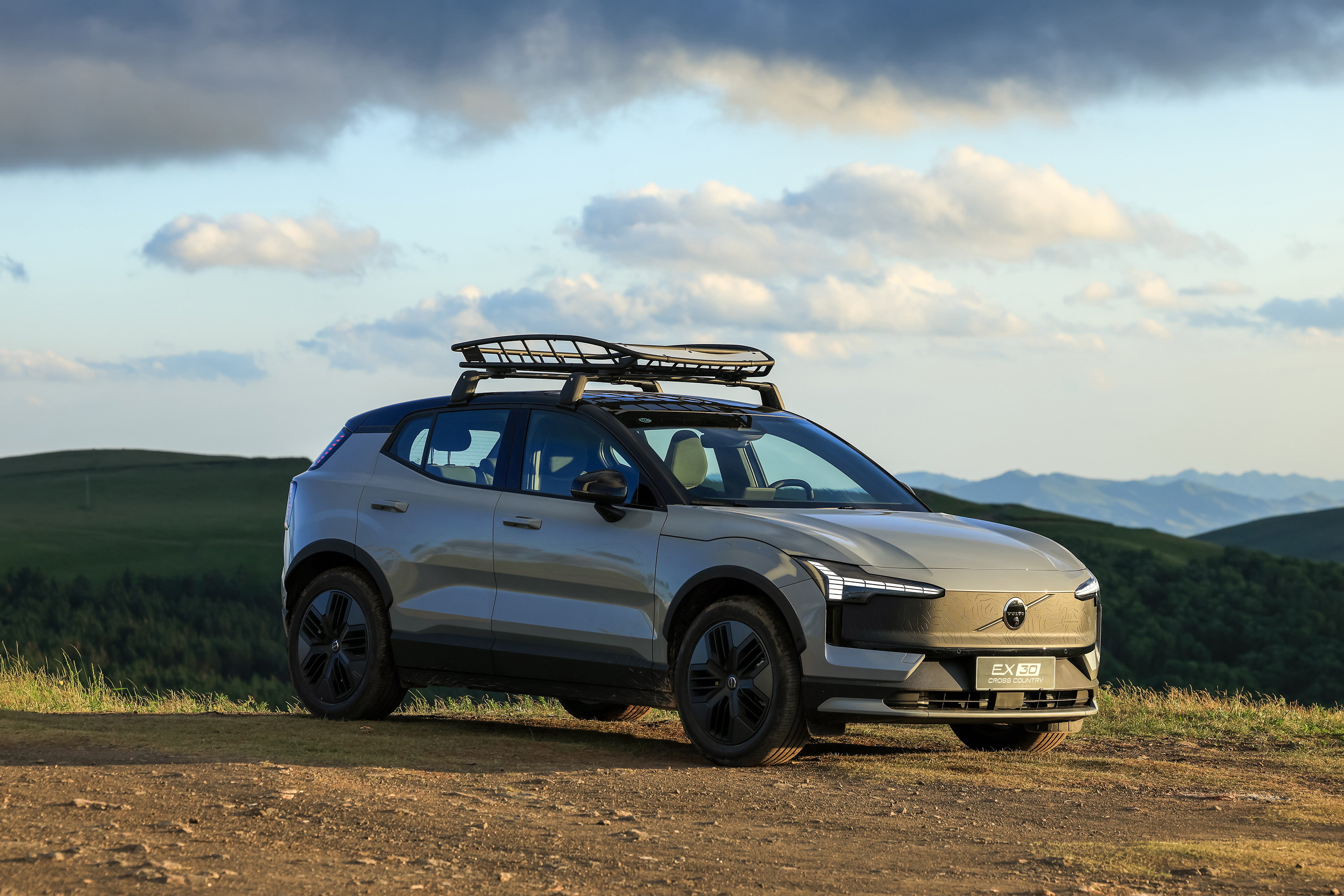 ���x�֠���EX30 Cross Country������С����ֻՄ�O��