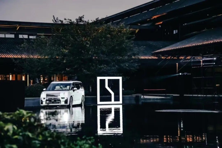 对MPV界的灵魂拷问，极氪009见招拆招 | 新车