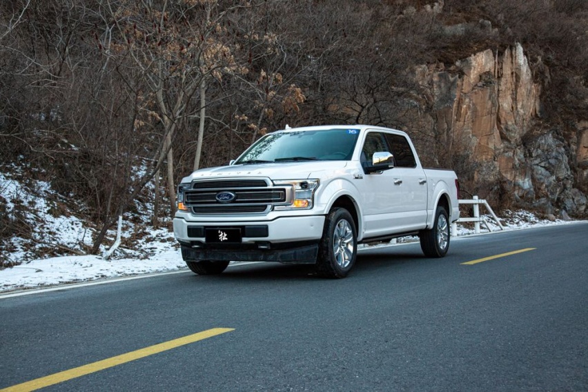 既要舒适又要实用，福特F-150 LTD跨界对比路虎发现