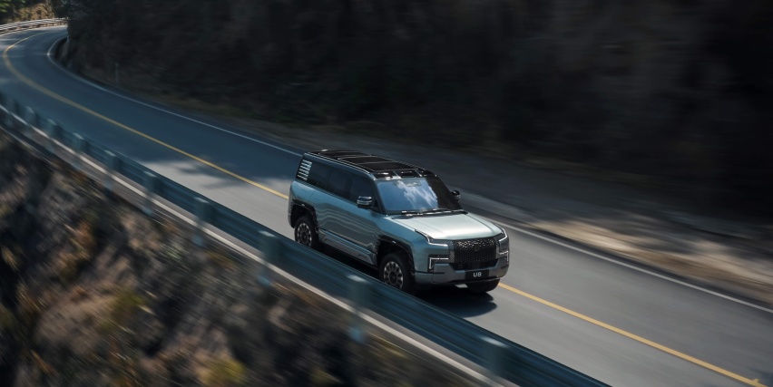 和GLS、X7抢地盘，仰望U8有啥“绝活”？颠覆性技术秀足了肌肉