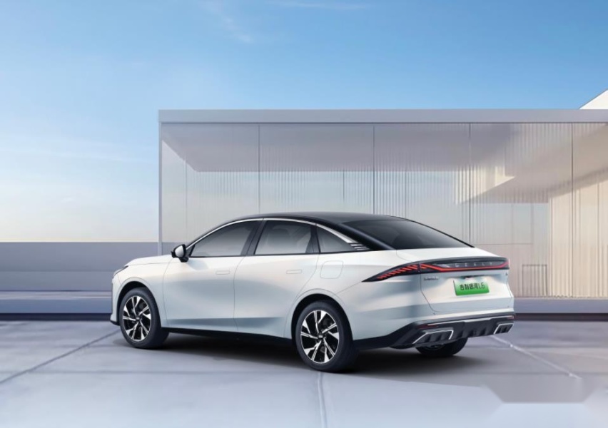 2023款吉利银河L6，11.58万起价，390马力家轿，扭矩达535