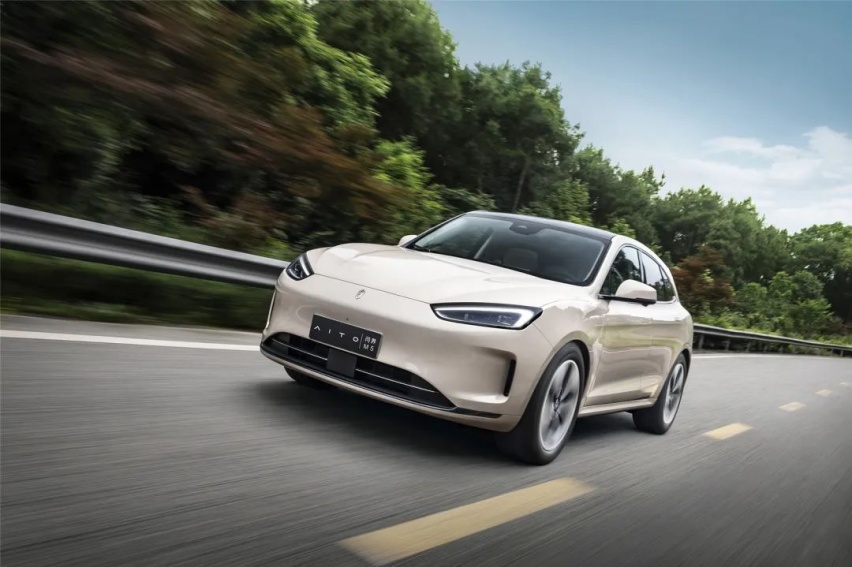 降到25万级的特斯拉Model Y，谁又能发起挑战？