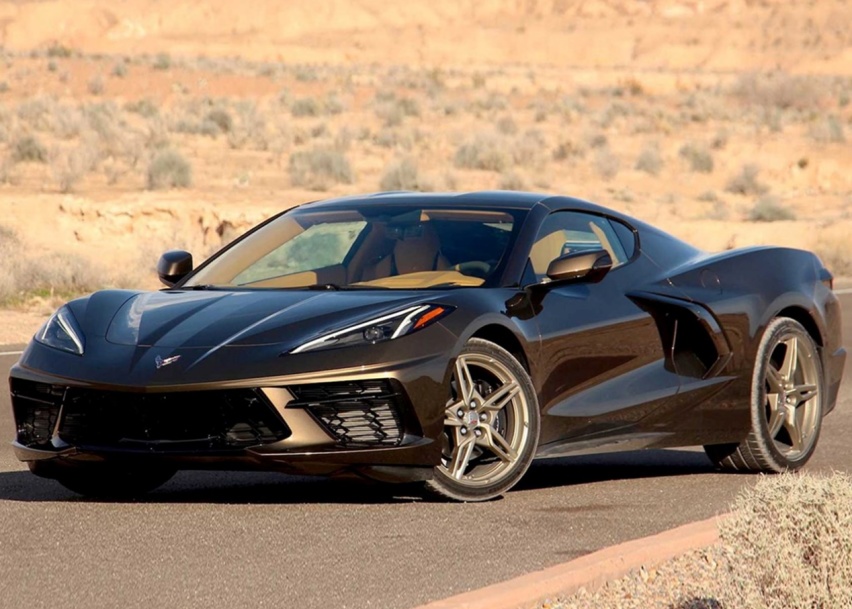 新科尔维特搭载6.2L V8发动机，3秒破百，堪称“速度无极