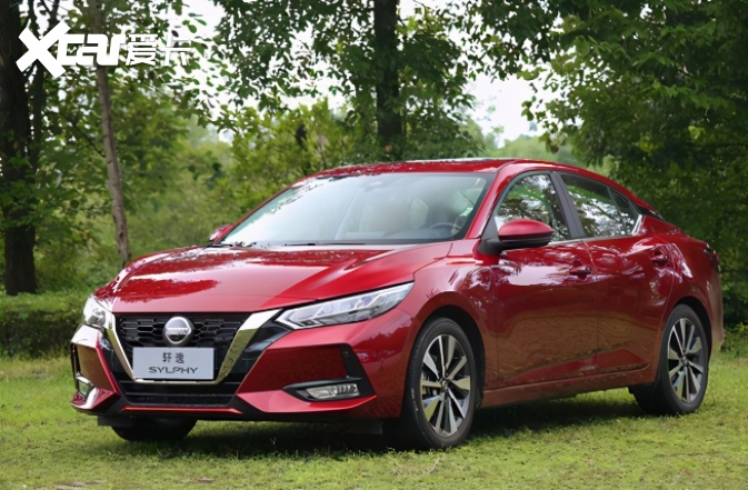 目前轩逸采取的仍然是两代同堂的策略,包括轩逸经典和第14代轩逸.