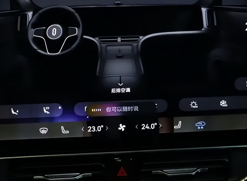 背靠华为肆无忌惮？问界M9车机体验差，赛力斯高管傲慢回复用户