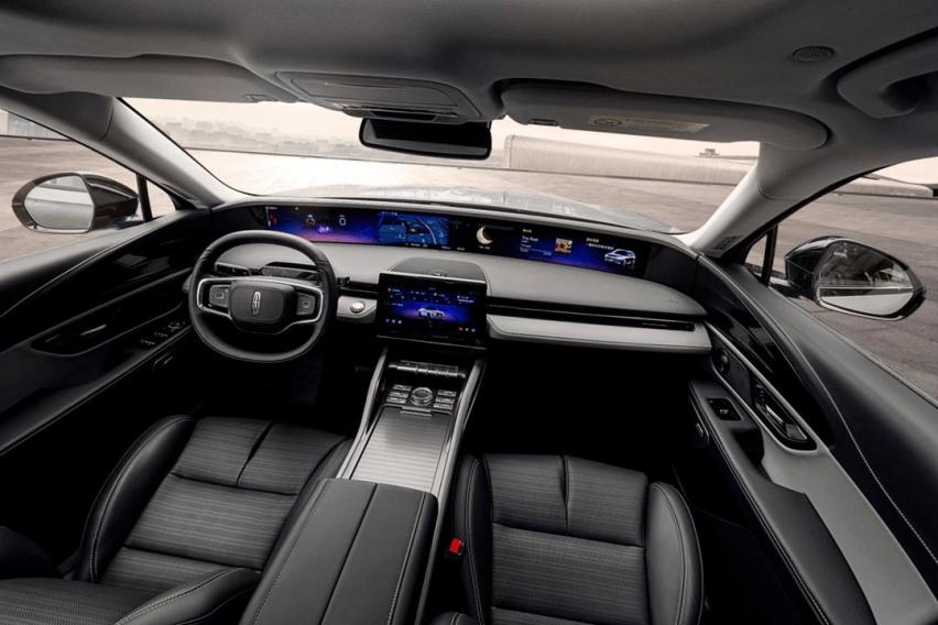 不惑之年咬牙入手一辆豪华中型SUV，Q5L还是航海家？