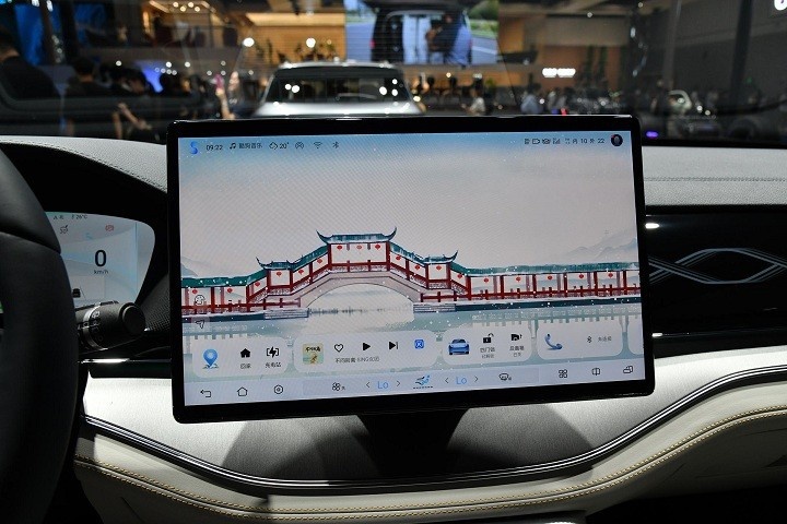 2024款唐家族亮相成都车展，预售价25万起，新款究竟升级了什么？