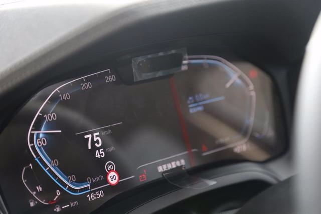 奔驰C级、宝马3、奥迪A4L内饰横评 谁最具豪华感科技感？