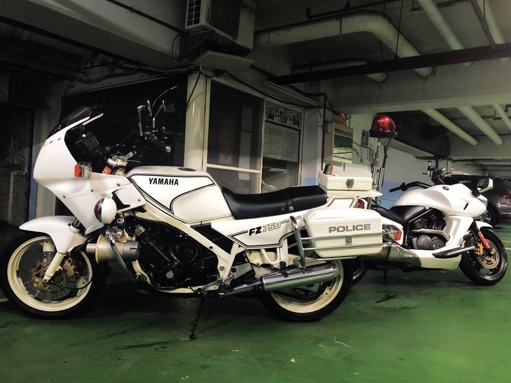 摩托车大佬本田DN01，15年前的HFT自动变速箱技术