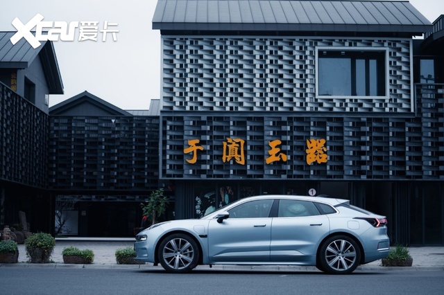 极氪式操控再获认可,极氪001斩获《最佳操控车》大奖