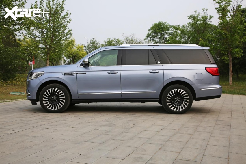 美式移动宫殿试驾林肯领航员长轴总统版