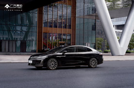 ASTC 2.0 抑扭矩转向！昊铂 A800 急加速稳